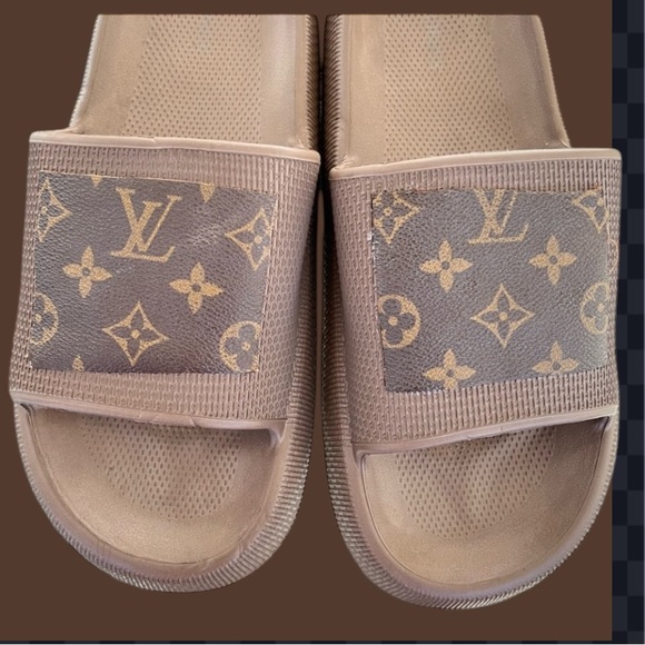 Louis Vuitton Custom Pool Slides 12 - Picture 1 of 2